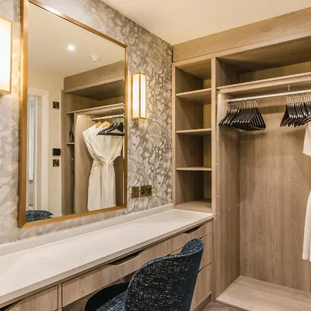 スキッドオー ホテル