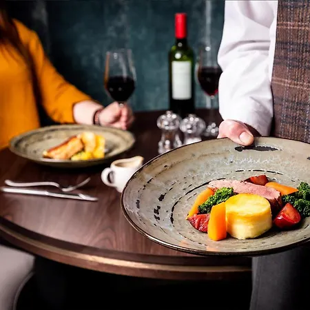 ホテル スキッドオー 4*